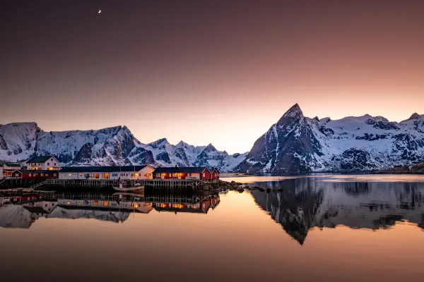 Guia completo para visitar as Ilhas Lofoten navegando de veleiro